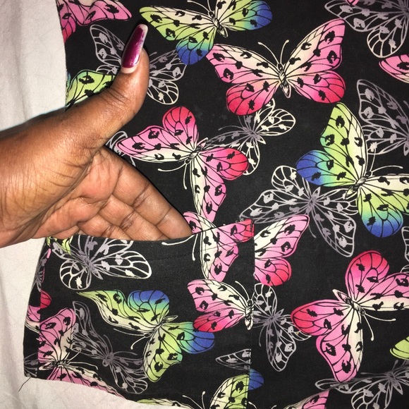 Women’s scrub set - Picture 3 of 4